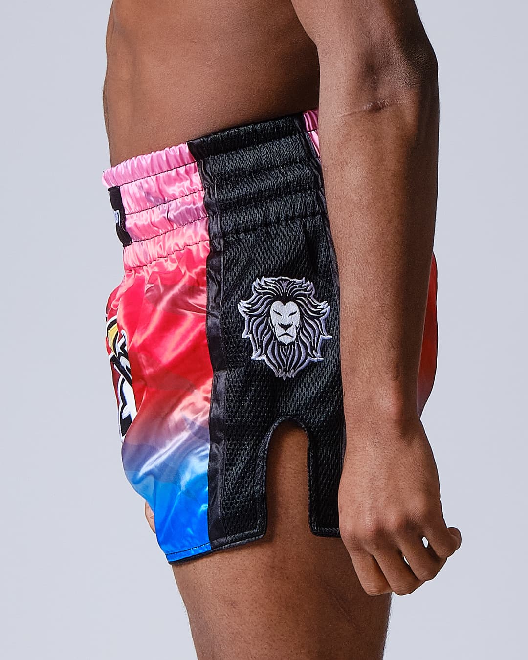Short de Boxe Thaï ELION Raja-Rouge/Bleu - Image 3