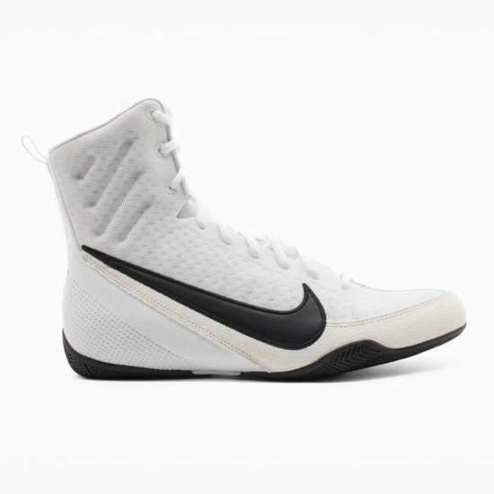 Chaussures  NIKE Machomai 3 Blanche/Noir 101